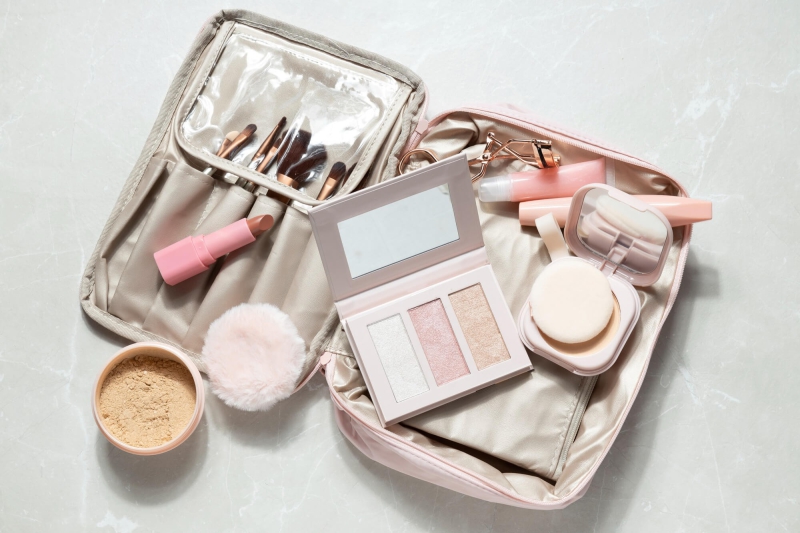Como Montar um Kit de Maquiagem Essencial para Iniciantes