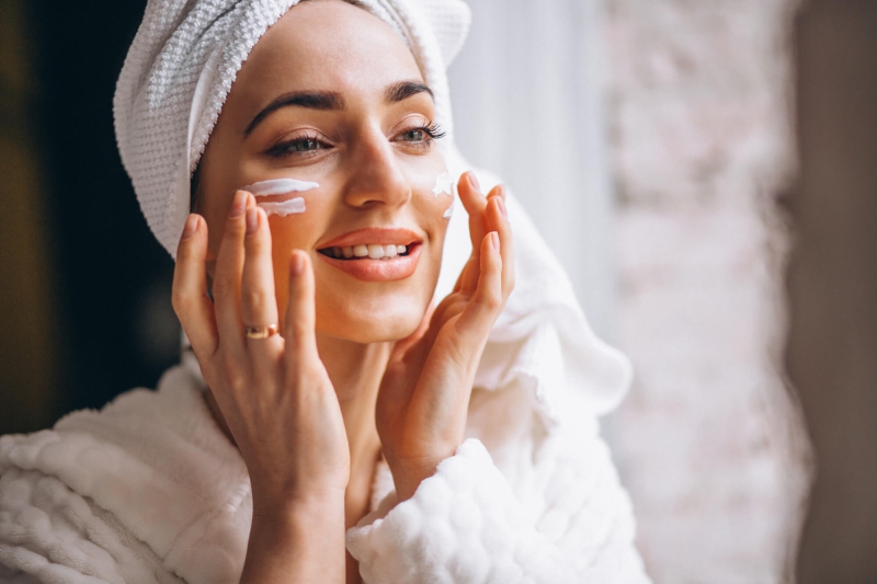 7 Erros de Skincare que Estão Prejudicando Sua Pele